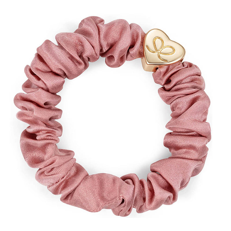 By Eloise Gold Heart Silk Scrunchie –⁠ Champagne Pink