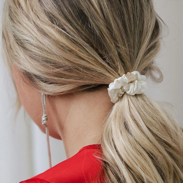 By Eloise Gold Heart Silk Scrunchie –⁠ Cream