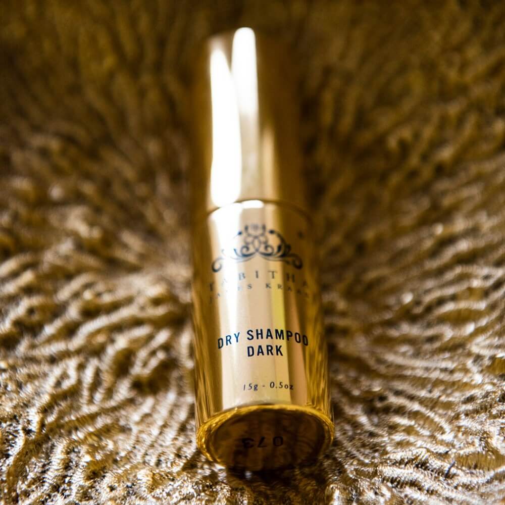 Tabitha Organic Dry Shampoo for Dark Hair Suchý šampon pro tmavé vla Kudrnaté vlasy